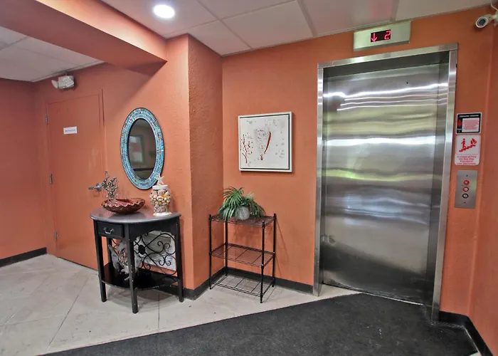 Apartment Harbour Place 406 By Youngs Suncoast